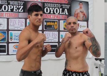 El festival boxístico «Aniversario» comenzó en la balanza