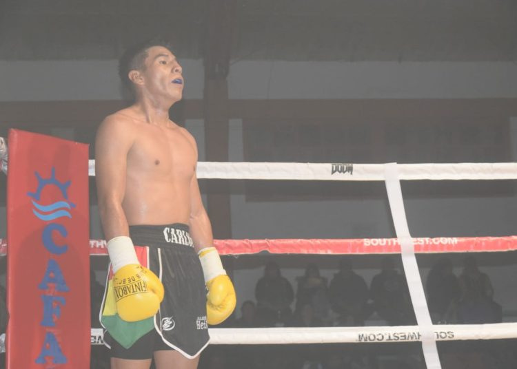 Nocaut técnico y ascenso para Rodríguez Ramos