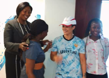 Una espera relajada para «Sole» en Nairobi