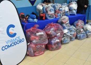 Entregan elementos a Escuelas Municipales de Boxeo