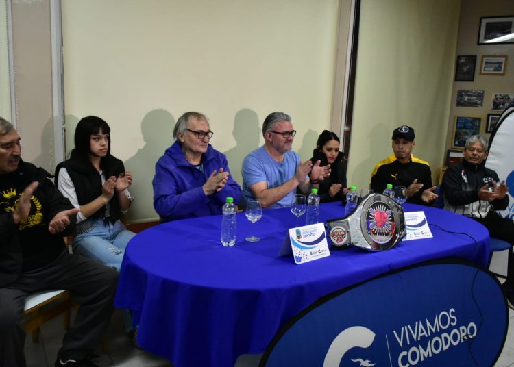 Velada profesional de Piñas del Sur en el Municipal Uno