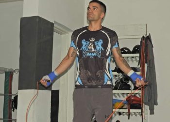 Escobar ahora sí con viaje confirmado