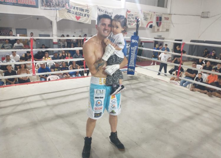 Gino Godoy noqueó al “Tren” Sánchez y va por más