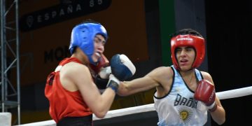 Los amateurs calentaron la previa en el Boxing Club
