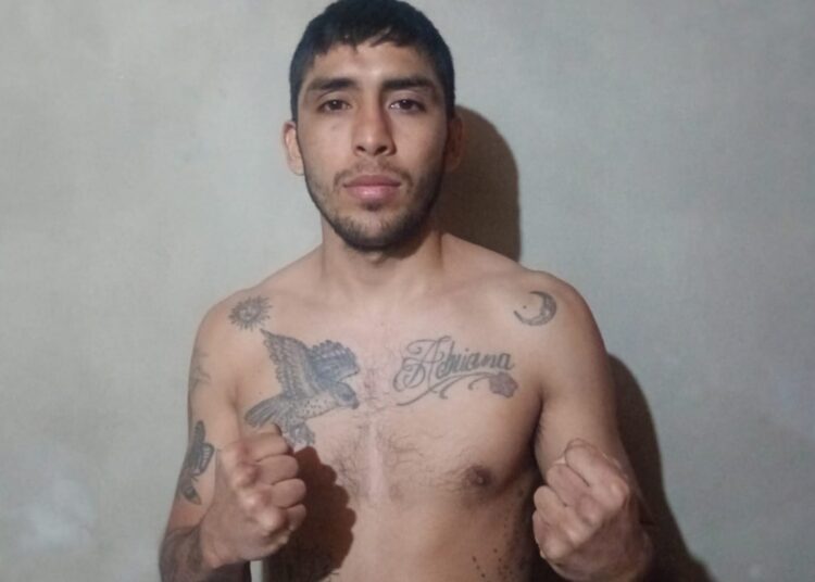 Huenchullán frente a Carmona en el Monumental