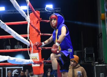 En El Calafate quieren derretir el glaciar a las piñas