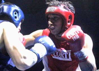 Flores venció a León y se encamina al profesionalismo