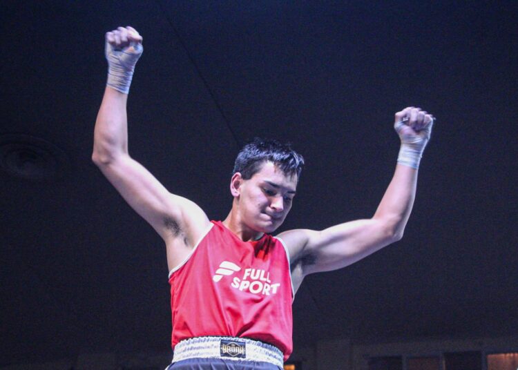 Una herencia de piñas para el jóven «Metralleta»