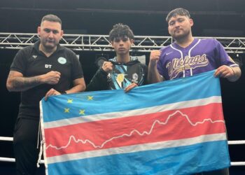 Boxeadores de El Chaltén en la vidriera de la FAB