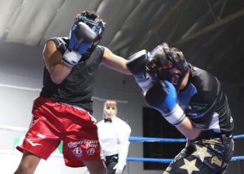 Noche de cintos y homenaje con el «José Marambio»