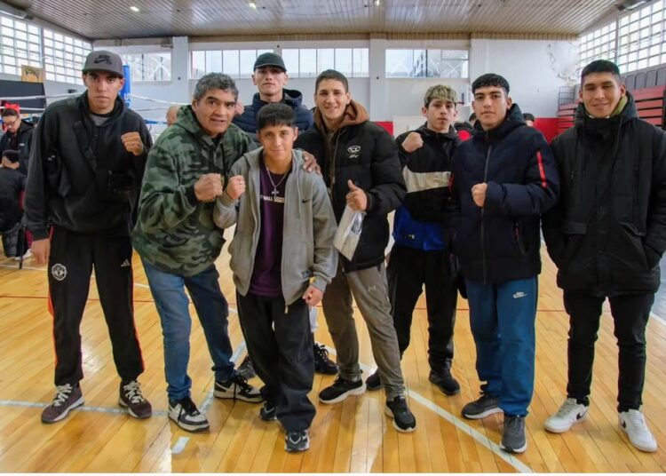 Sin árbitros y sin peleas formales en Río Gallegos