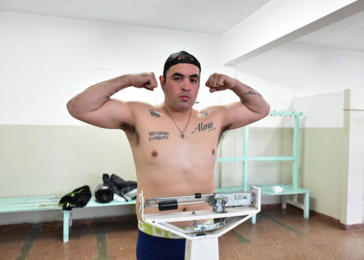 Noche de pesados mueve el ring del Municipal