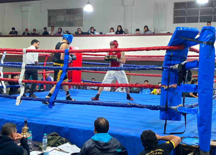 El boxeo amateur volvió al salón San David