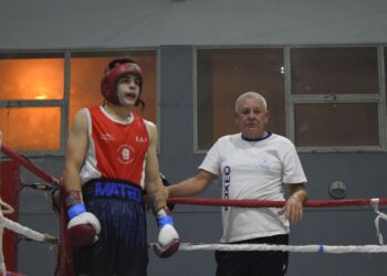 En Madryn, amateurs en el SUM de la Escuela 750